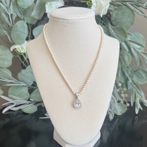 🤍 Vintage Monet Faux Pearl Necklace with Teardrop Pendant